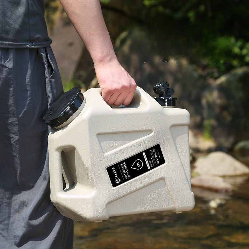 Outdoor Water Bucket with Spigot