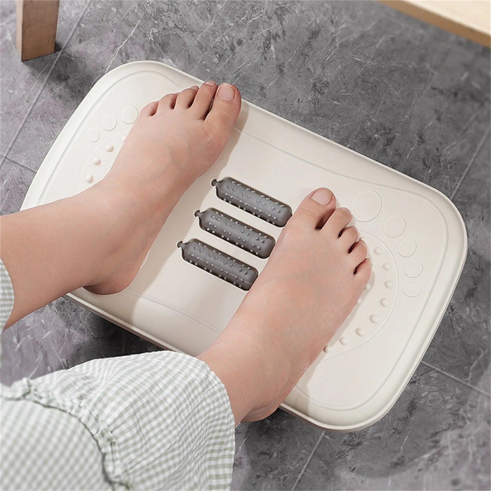 Rocking Footrest for Desk Comfort